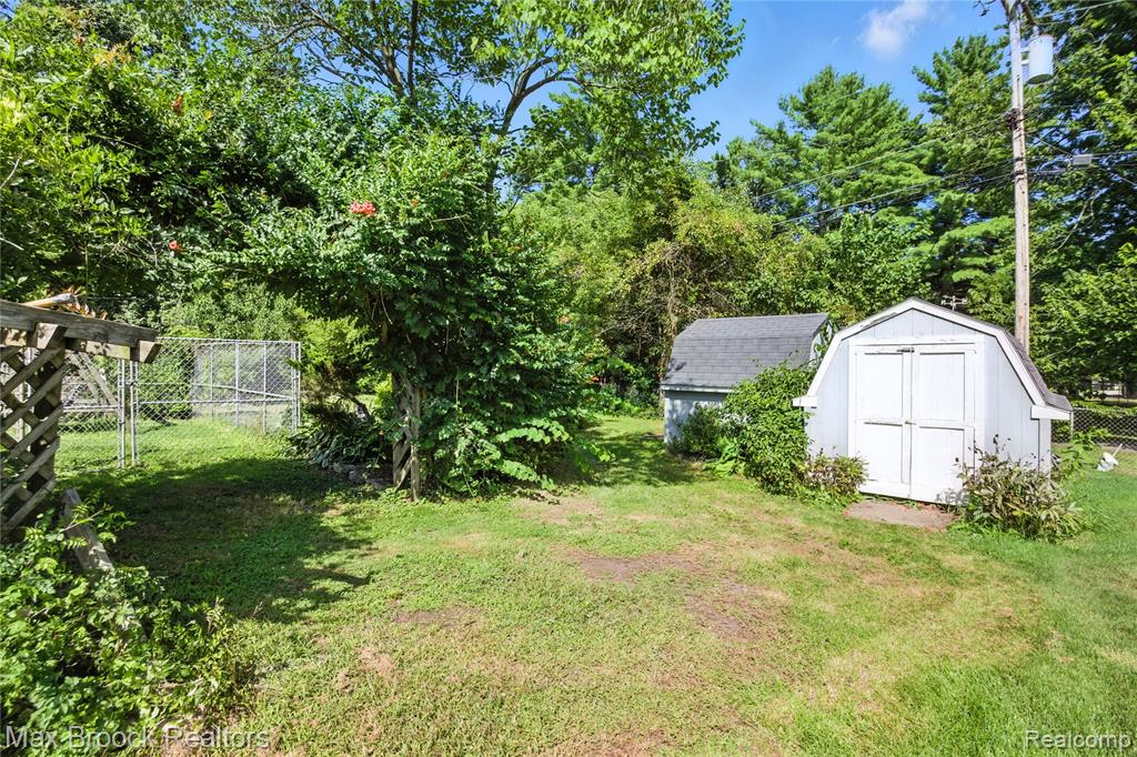 3084 E Hillcrest Drive, Clyde, MI 48049 — Photo 41
