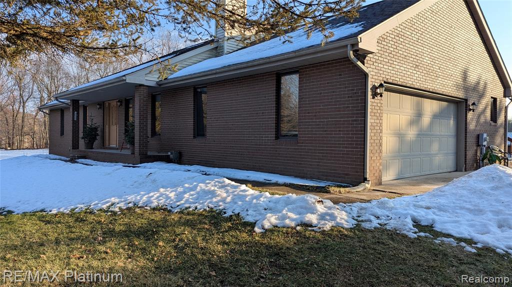 4066 W Knoll, Milford, MI 48380 — Photo 2