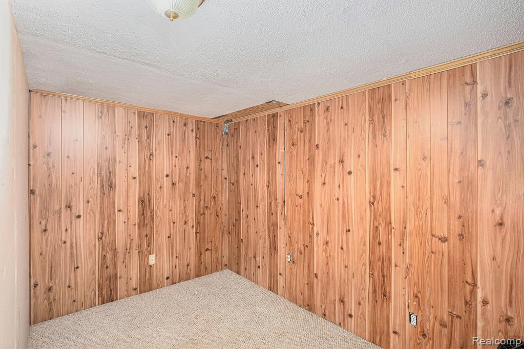 5877 Southwood Street, North Branch, MI 48461 — Photo 11