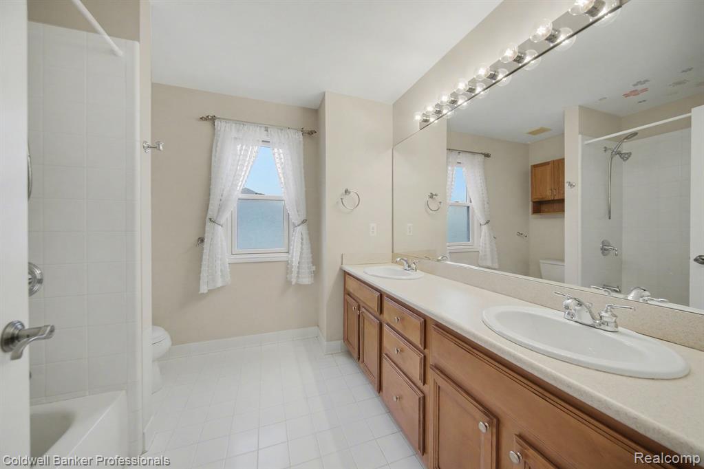 50039 Pelham Court, Canton, MI 48187 — Photo 33