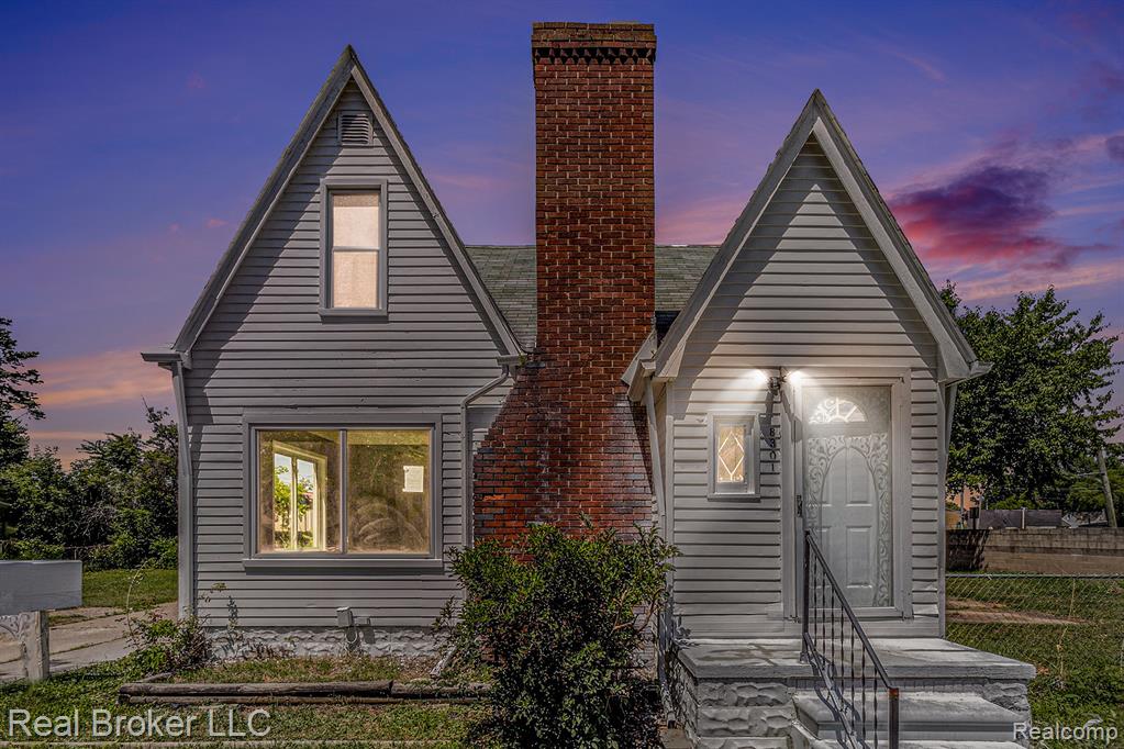 8301 Dodge Avenue, Warren, MI 48089 — front exterior