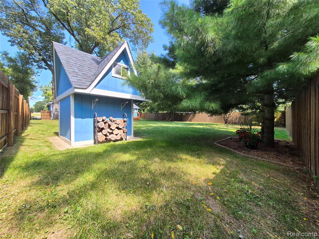 7377 Cooley Lake Road, West Bloomfield, MI 48324 — Photo 57