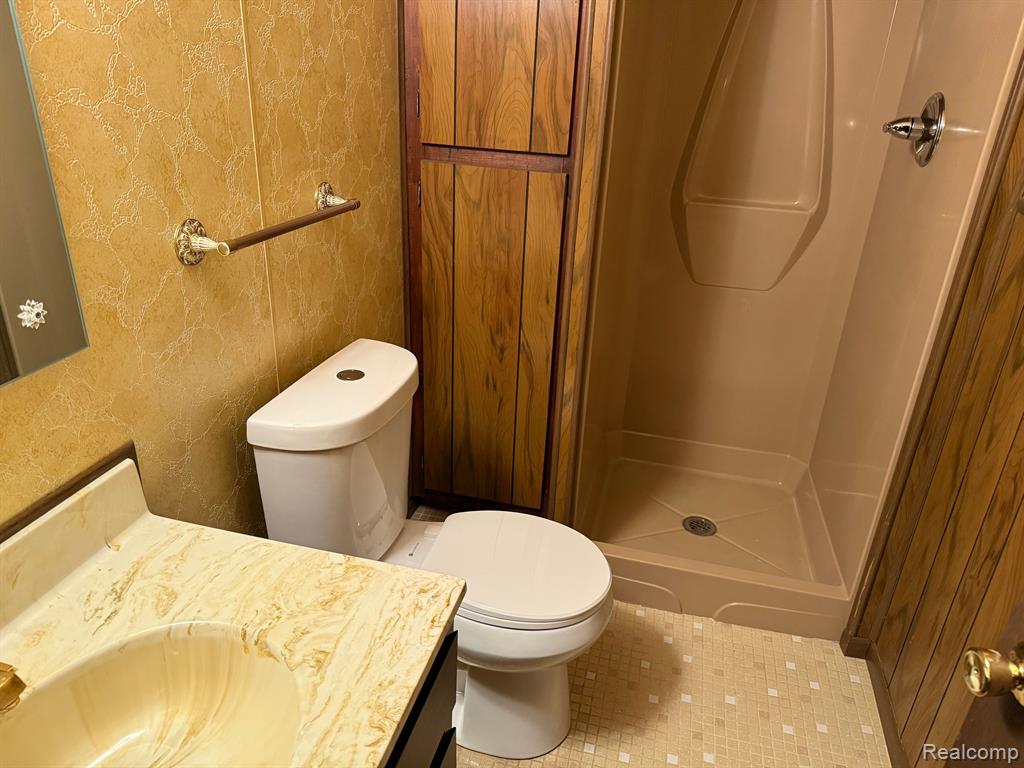 11 KIMBERLY Lane, 54, Dearborn, MI 48120 — Photo 56