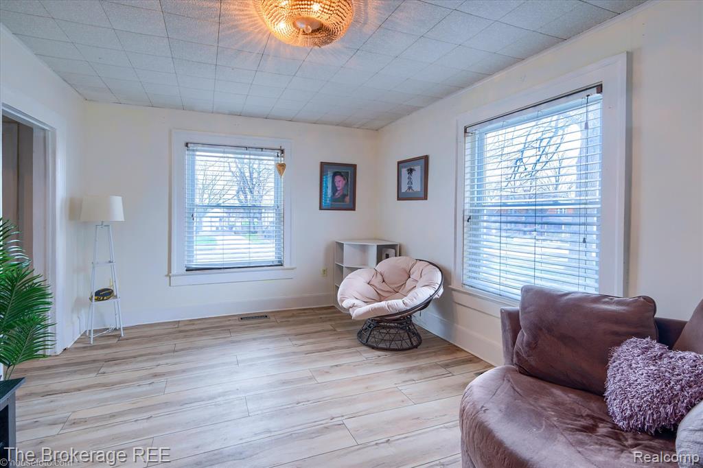 203 Sawyer Street, Grand Blanc, MI 48439 — Photo 4