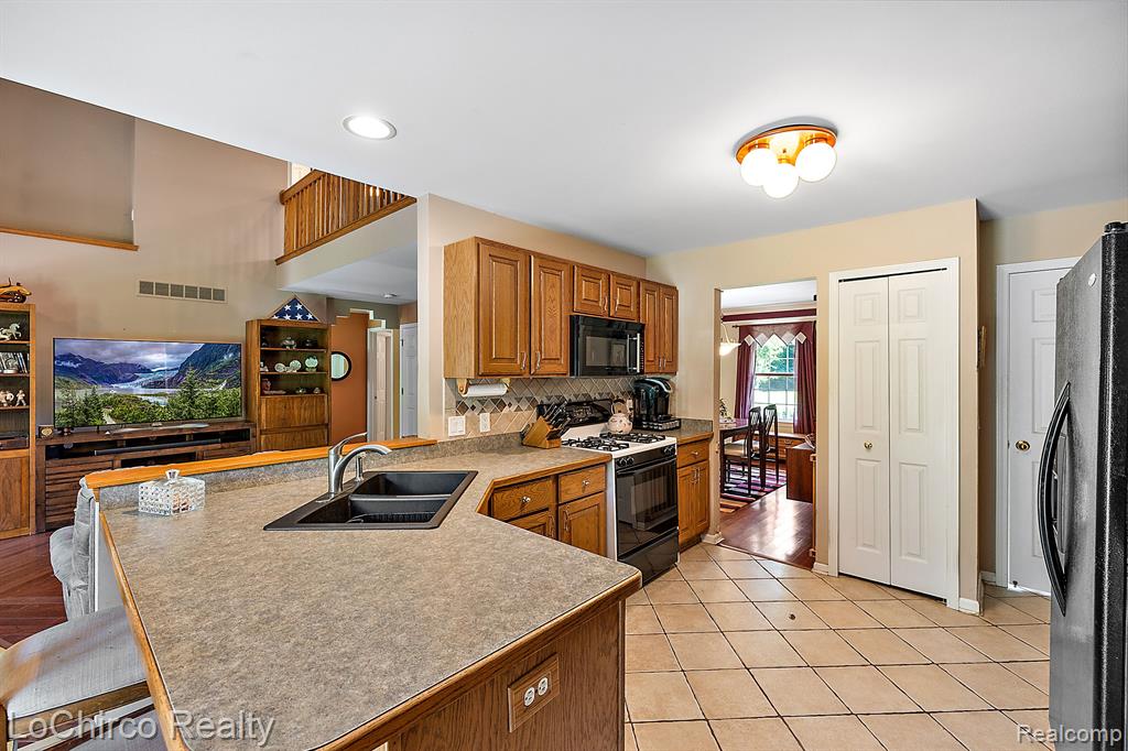 5068 CLARKSTON Road, Clarkston, MI 48348 — Photo 14