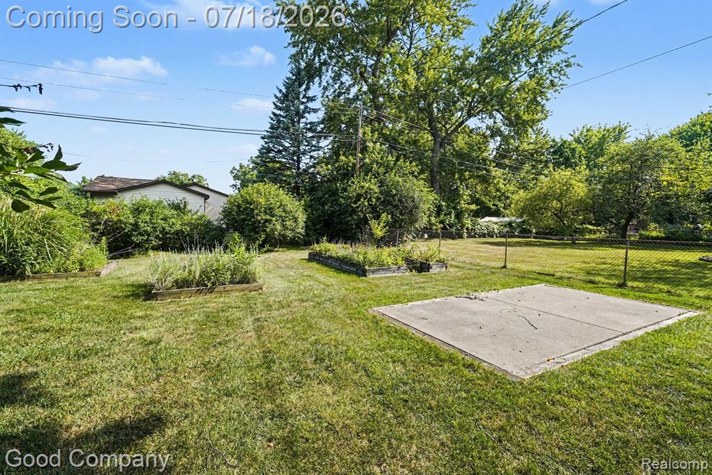 6284 Woodsdale Drive, Grand Blanc, MI 48439 — Photo 12
