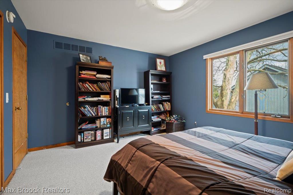 6362 CHARLES Drive, West Bloomfield, MI — Photo 44