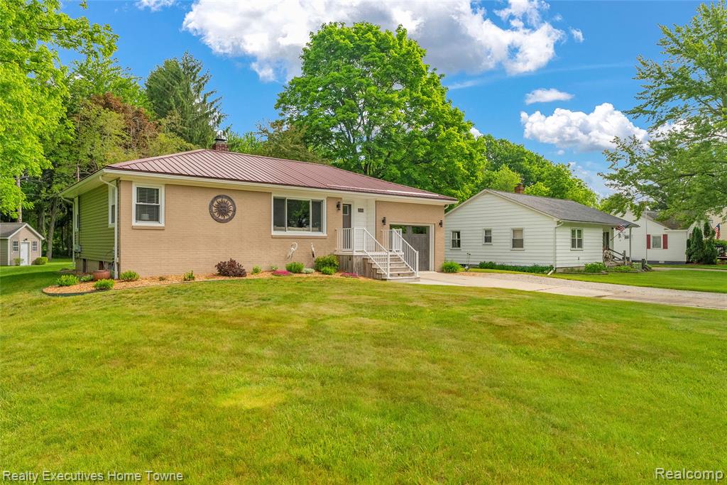 2640 Huckleberry Lane, Port Huron, MI 48060 — Photo 4