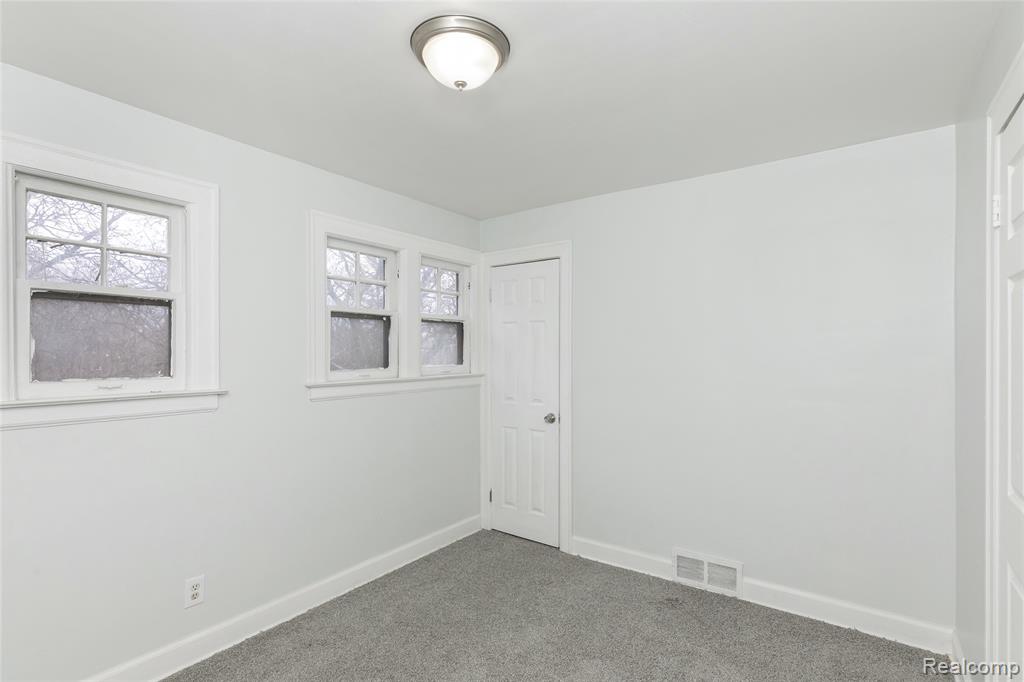 9555 Coyle Street, Detroit, MI 48227 — Photo 18