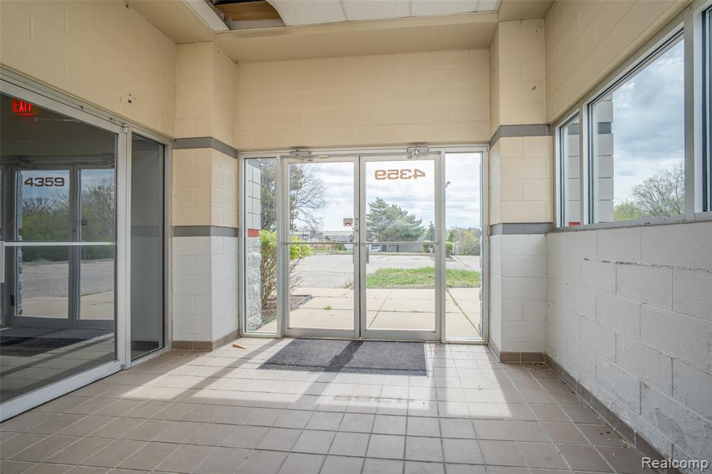 4359 Highland Road, Waterford, MI 48328 — Photo 19