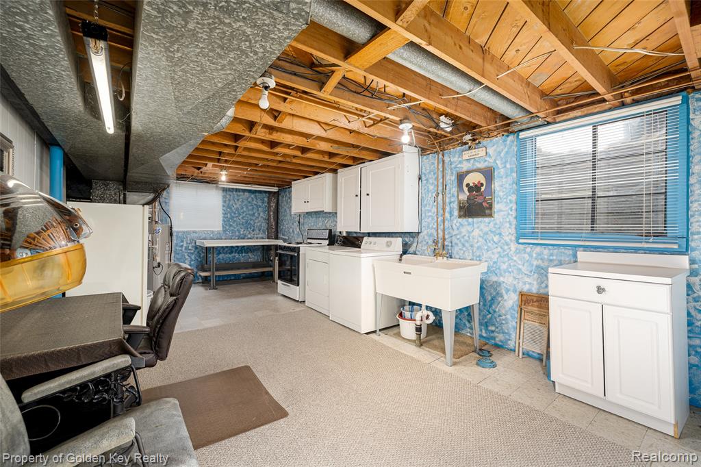 9743 Garden Street, Livonia, MI 48150 — Photo 19