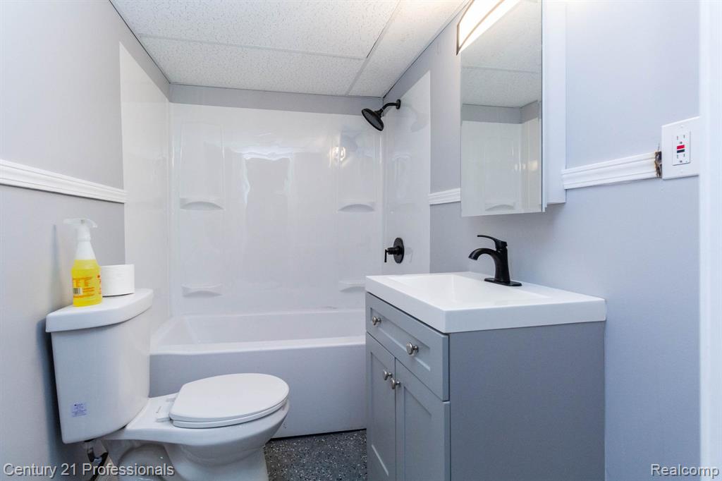 9357 Piedmont Street, Detroit, MI 48228 — Photo 35