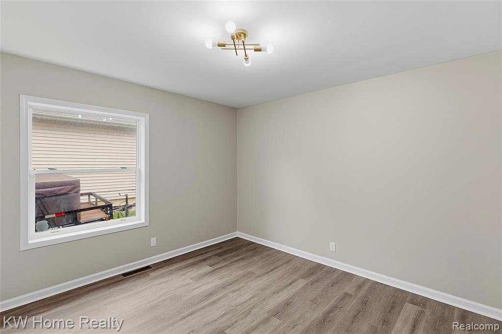421 1st Avenue, Pontiac, MI 48340 — Photo 18