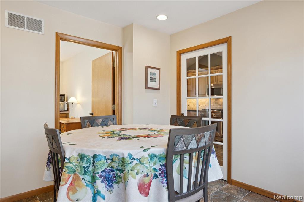 5836 DUTCH HILL Drive, Ann Arbor, MI 48105 — Photo 23