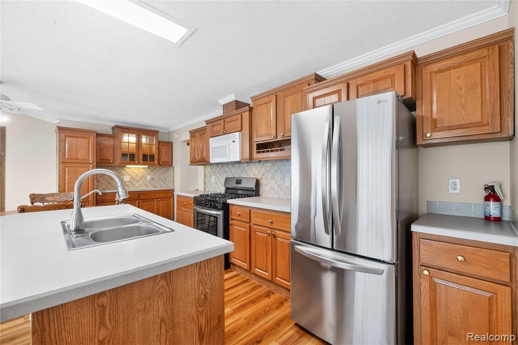 12239 Maple Creek Court, South Lyon, MI 48178 — Photo 10