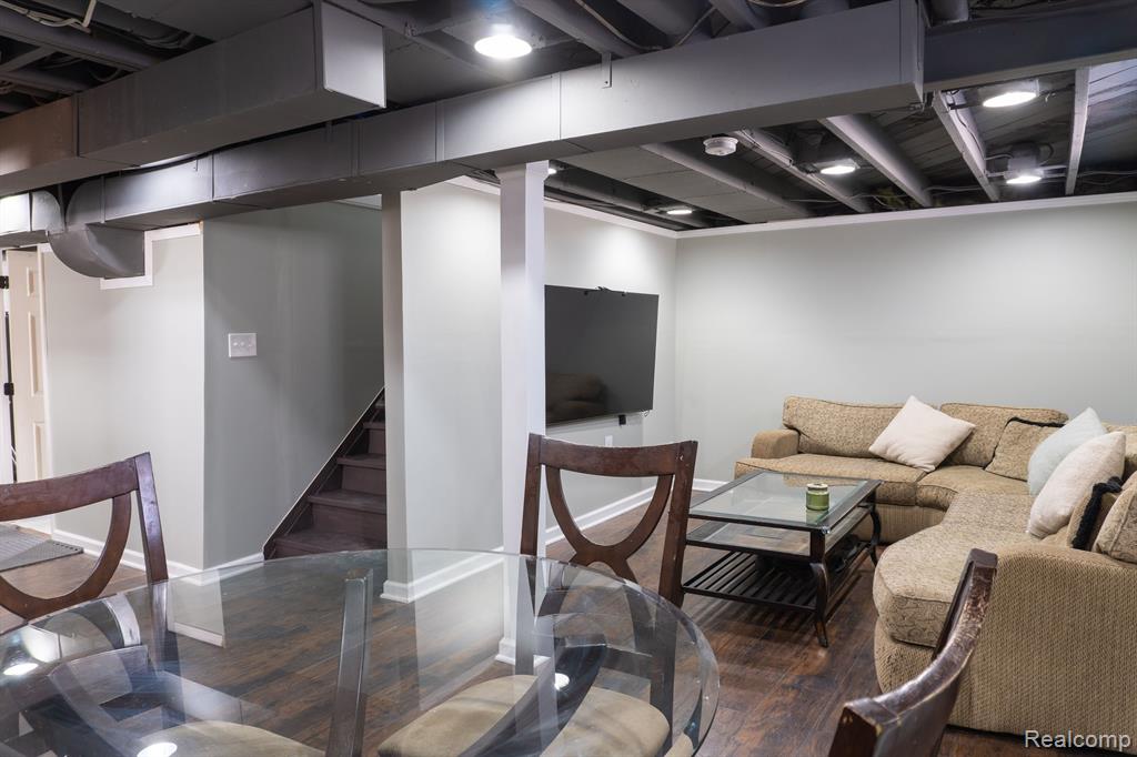 405 N MINERVA Avenue, Royal Oak, MI 48067 — Photo 29