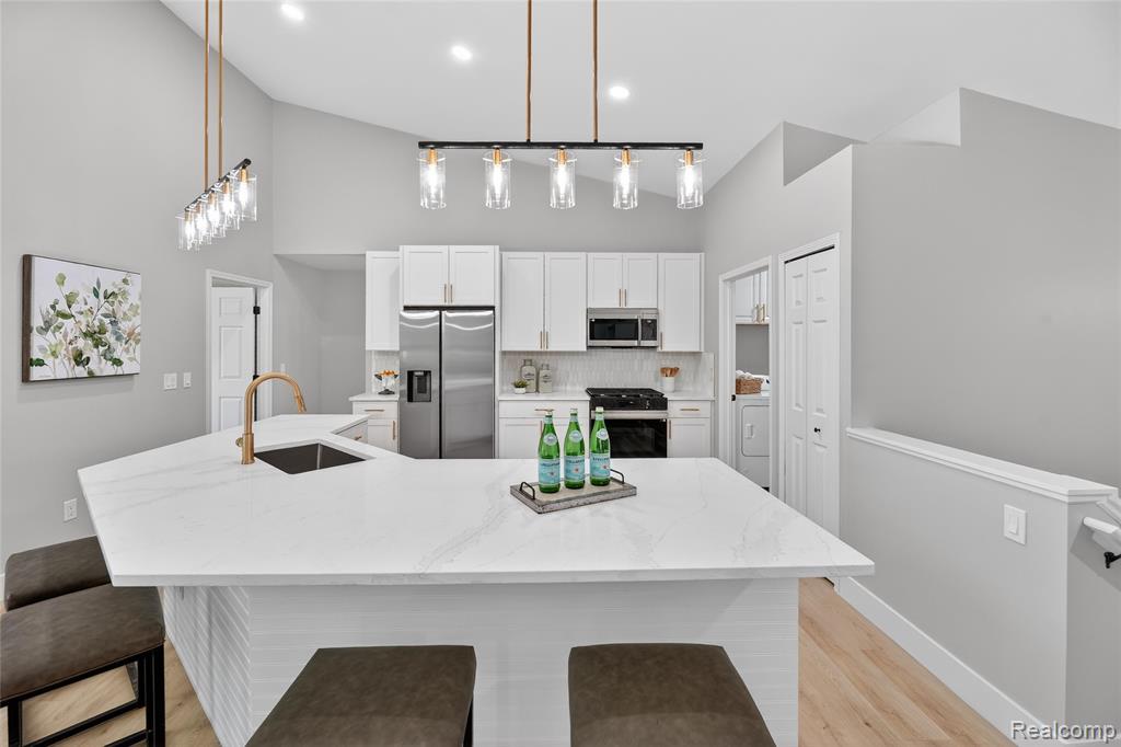 61019 Evergreen Court, South Lyon, MI 48178 — Photo 12