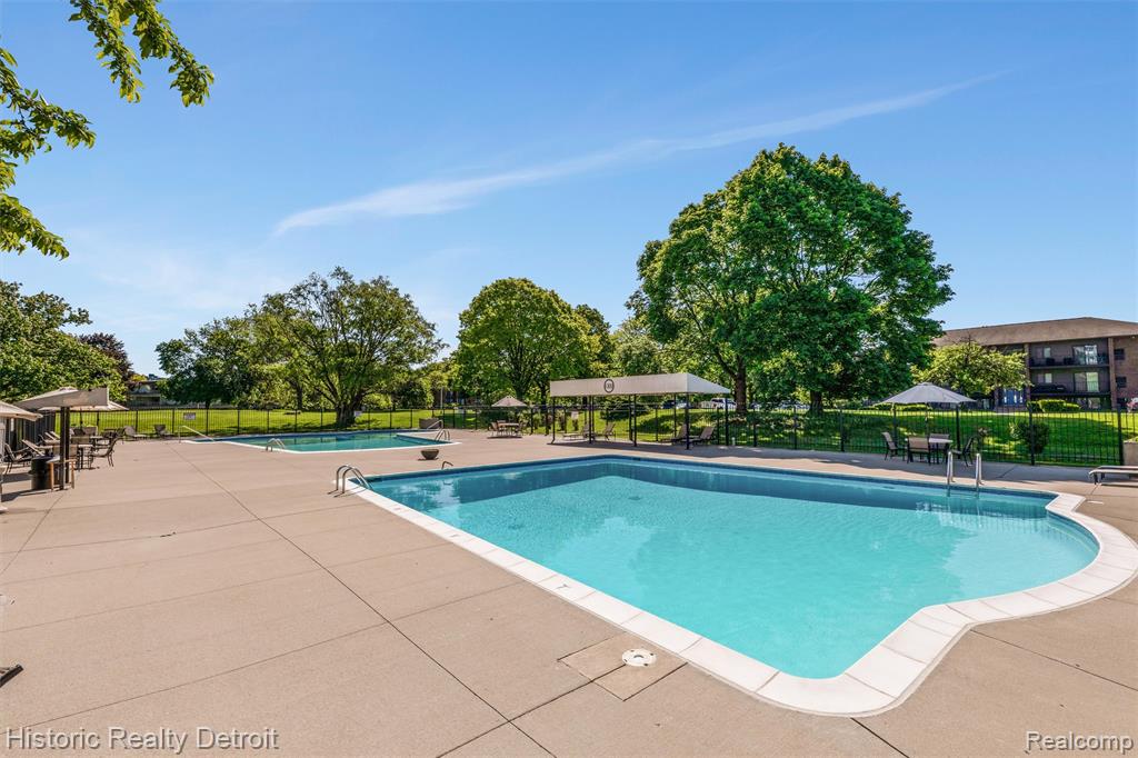 1300 E LAFAYETTE Street, 2408, Detroit, MI 48207 — Photo 17