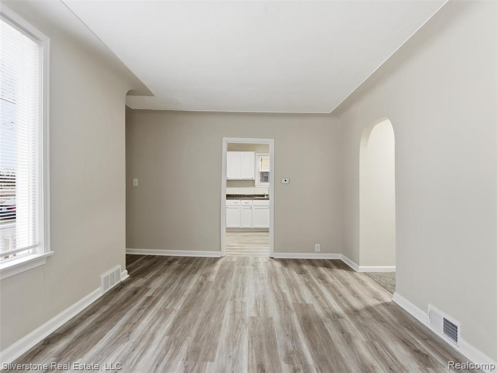 685 Northway Drive, Pontiac, MI 48342 — Photo 8