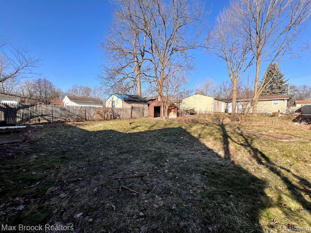 930 STATE Road, Fenton, MI 48430 — Photo 23