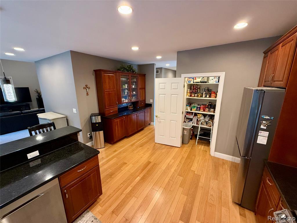 6435 Thompson Pond Drive, Whitmore Lake, MI 48189 — Photo 8