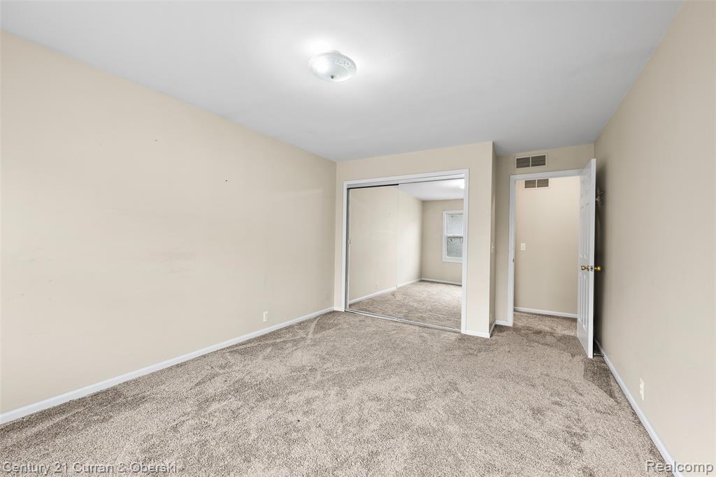 5237 Royal Vale Lane, Dearborn, MI 48126 — Photo 21