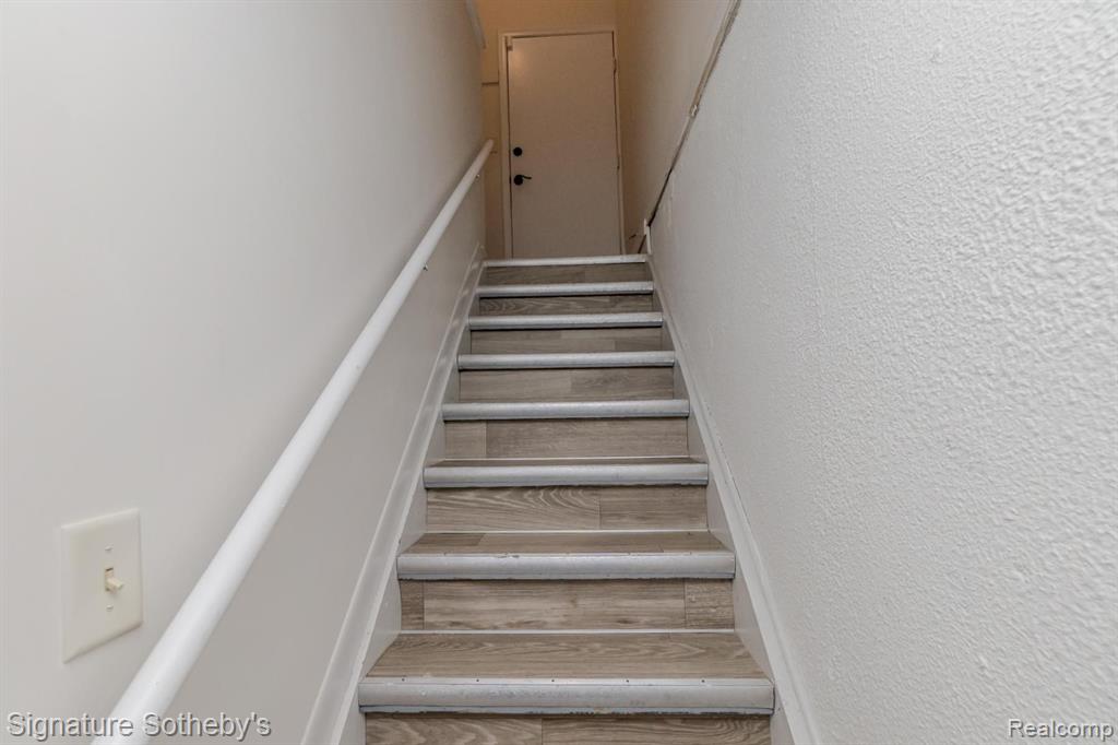 6015 PEBBLE LANE, West Bloomfield, MI — Photo 46
