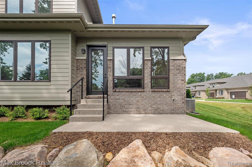7475 Gramercy Circle, 18, West Bloomfield, MI — Photo 29