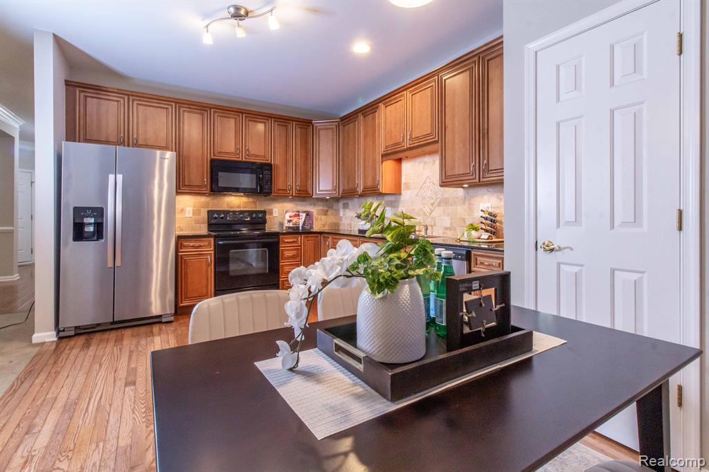 49970 BLACKBERRY Trail, Novi, MI — Photo 22