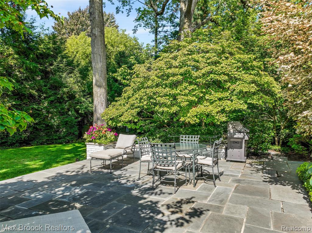919 W Glengarry Circle, Bloomfield Hills, MI 48301 — Photo 61
