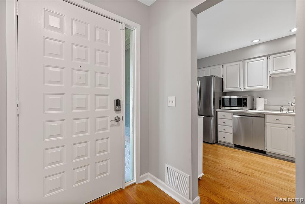 587 Tennyson, Rochester Hills, MI 48307 — Photo 4