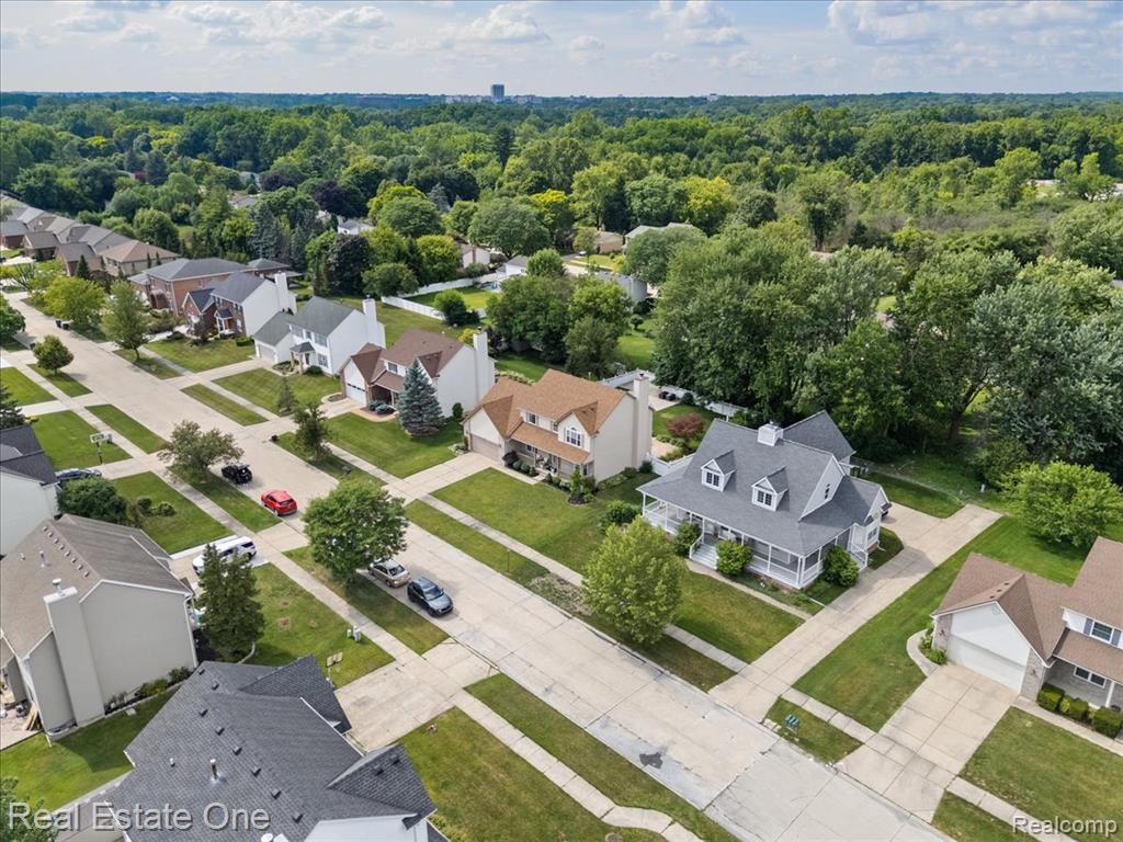 415 Evaline Drive, Troy, MI 48085 — Photo 9
