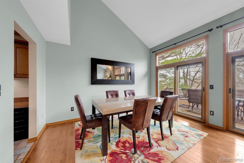 950 Hidden Valley Drive, Lake Orion, MI 48362 — Photo 16