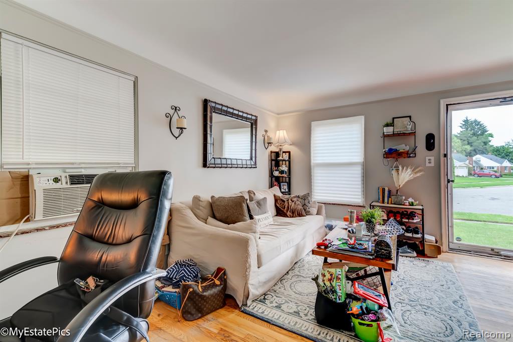 400 PARKVIEW Drive, Plymouth, MI 48170 — Photo 8