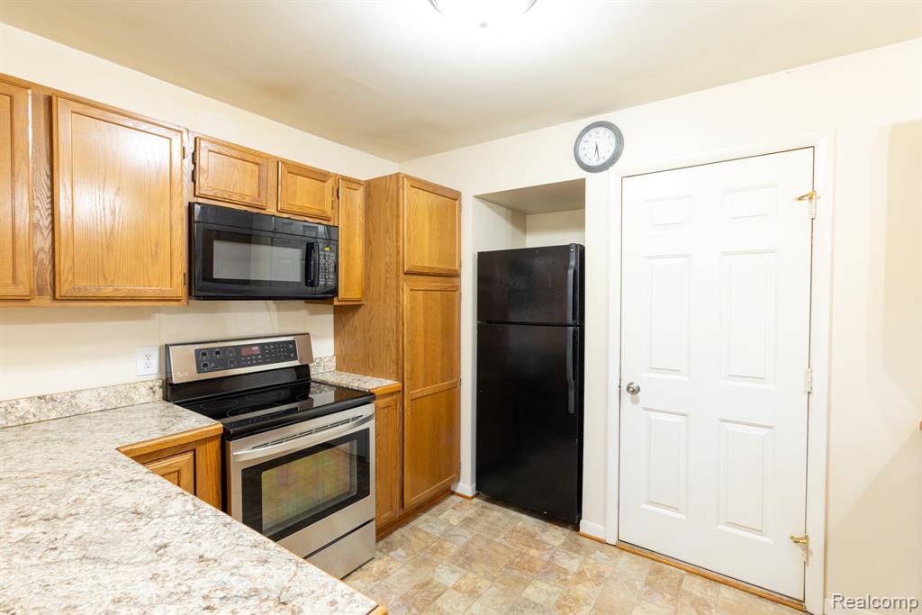 248 N Church Street, Ortonville, MI 48462 — Photo 5