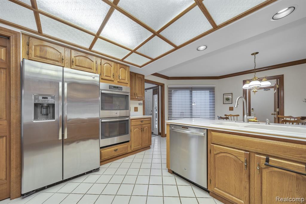 37799 SIENA Drive, Farmington Hills, MI 48331 — Photo 12