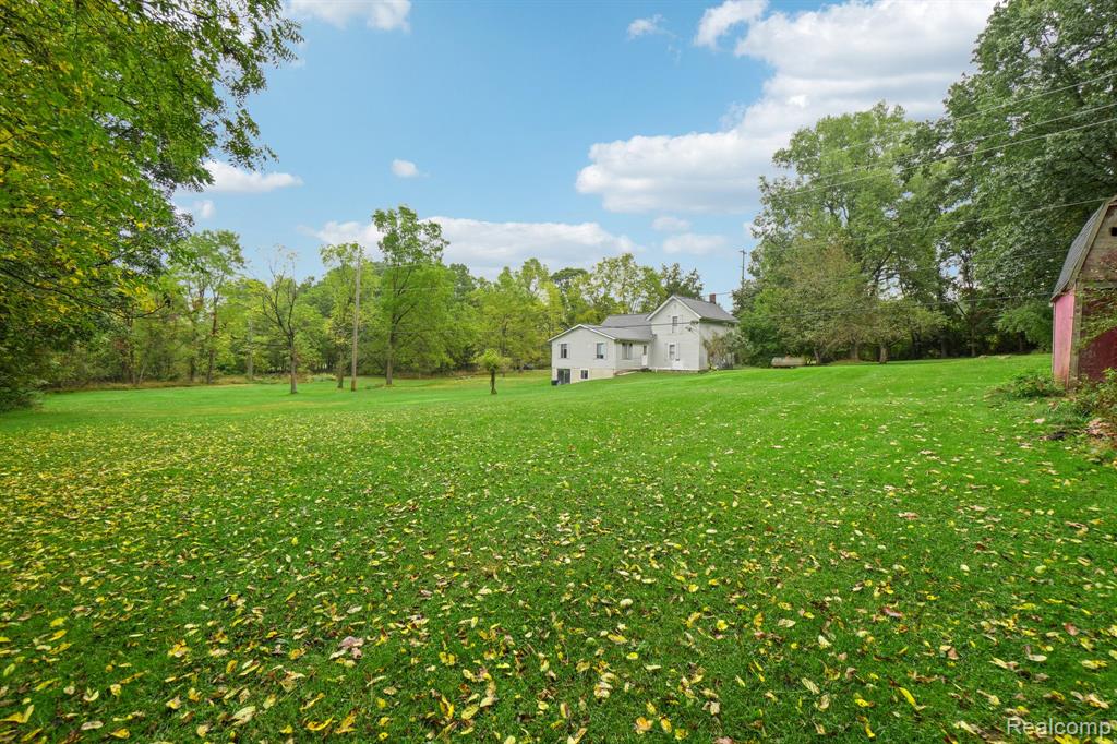 9551 Ellis Road, Clarkston, MI 48348 — Photo 46