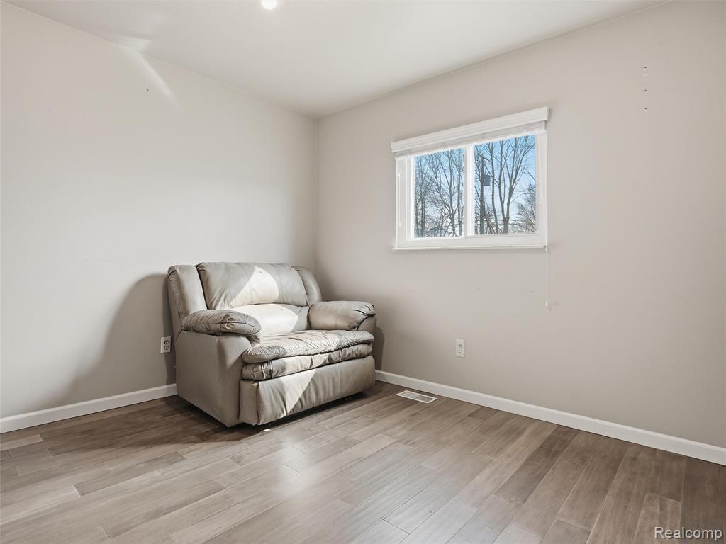 8568 Janis Street, Shelby Twp, MI 48317 — Photo 25