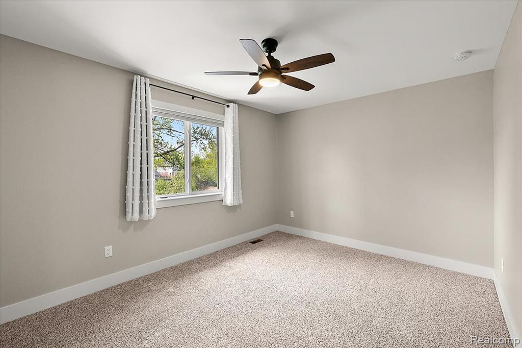 4253 Mandalay Avenue, Royal Oak, MI 48073 — Photo 26