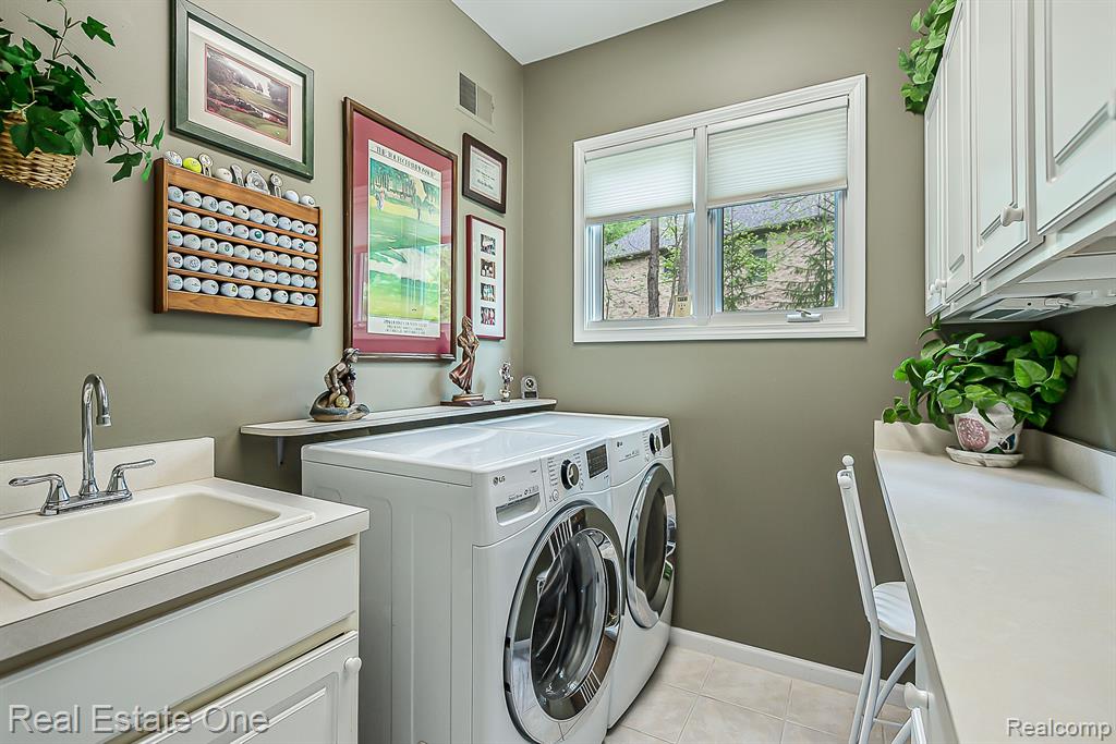 8444 CLIMBING Way, Pinckney, MI 48169 — Photo 27