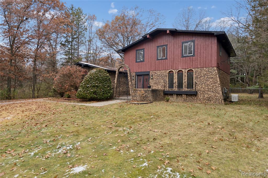 6570 Perryville Road, Holly, MI 48442 — Photo 7