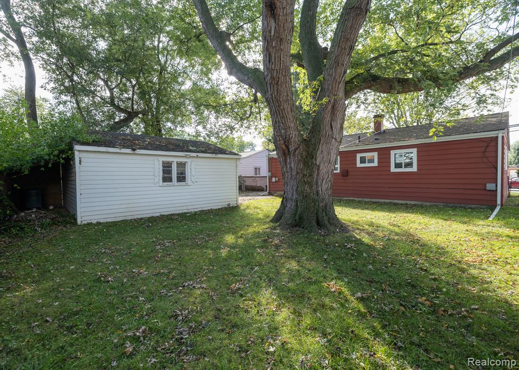 853 E Lincoln Avenue, Madison Heights, MI 48071 — Photo 3