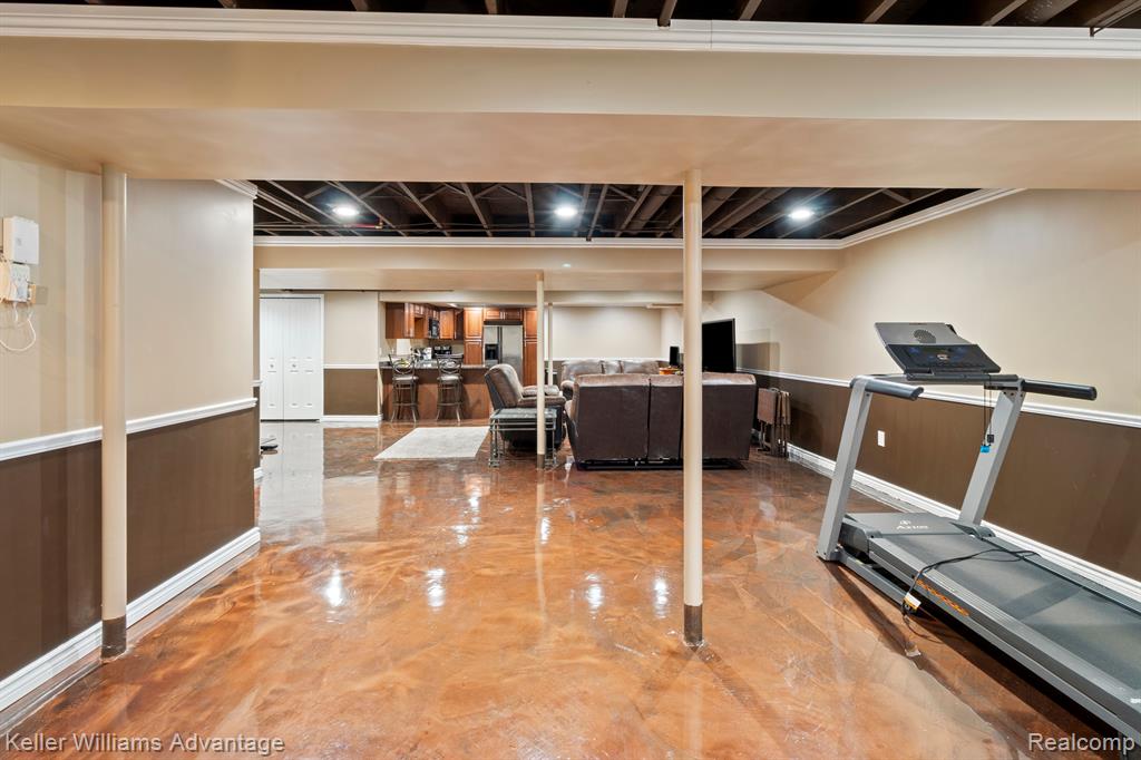 8079 THORNHILL Drive, Ypsilanti, MI 48197 — Photo 44