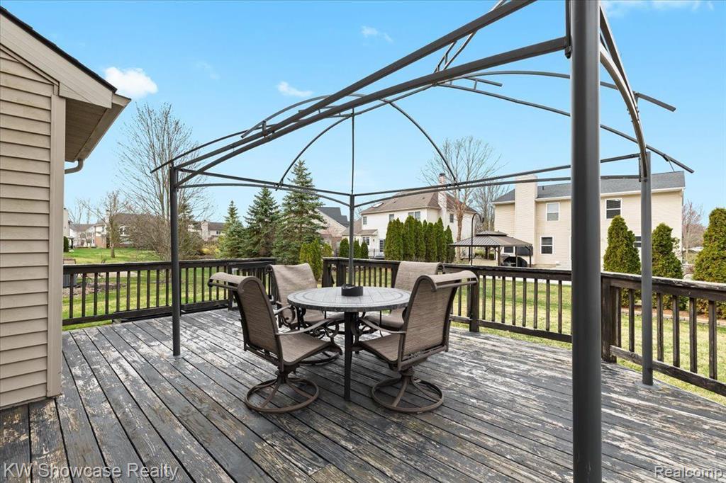 1042 POLO Drive, South Lyon, MI 48178 — Photo 30
