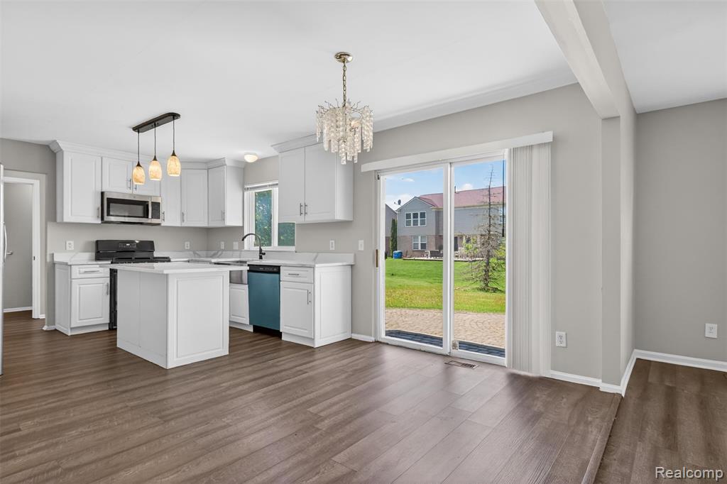 4642 Pond Run, Canton, MI 48188 — Photo 15
