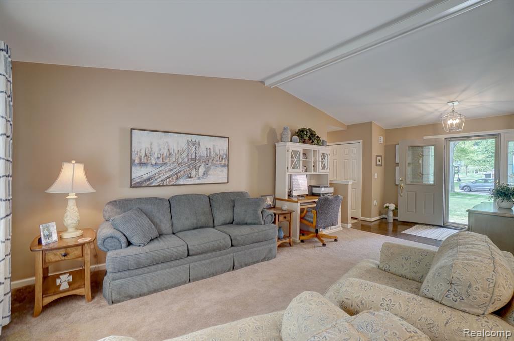 5760 LARKINS Drive, Troy, MI 48085 — Photo 6