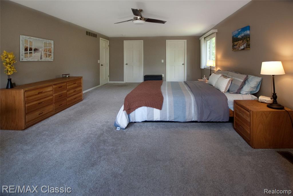 44500 Louvert Court, Novi, MI — Photo 22