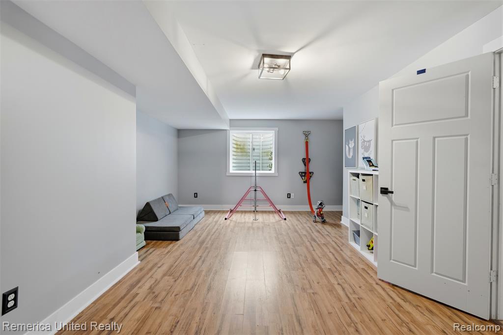 613 Chrystal Downs Court, Brighton, MI 48114 — Photo 38