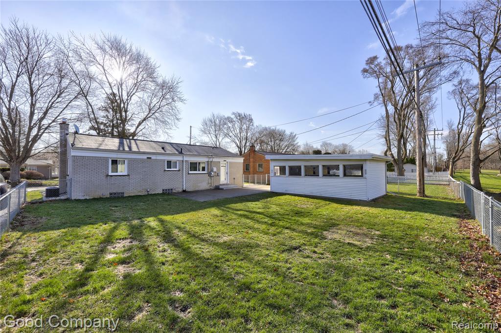 1303 Sycamore Drive, Rochester Hills, MI 48307 — Photo 49