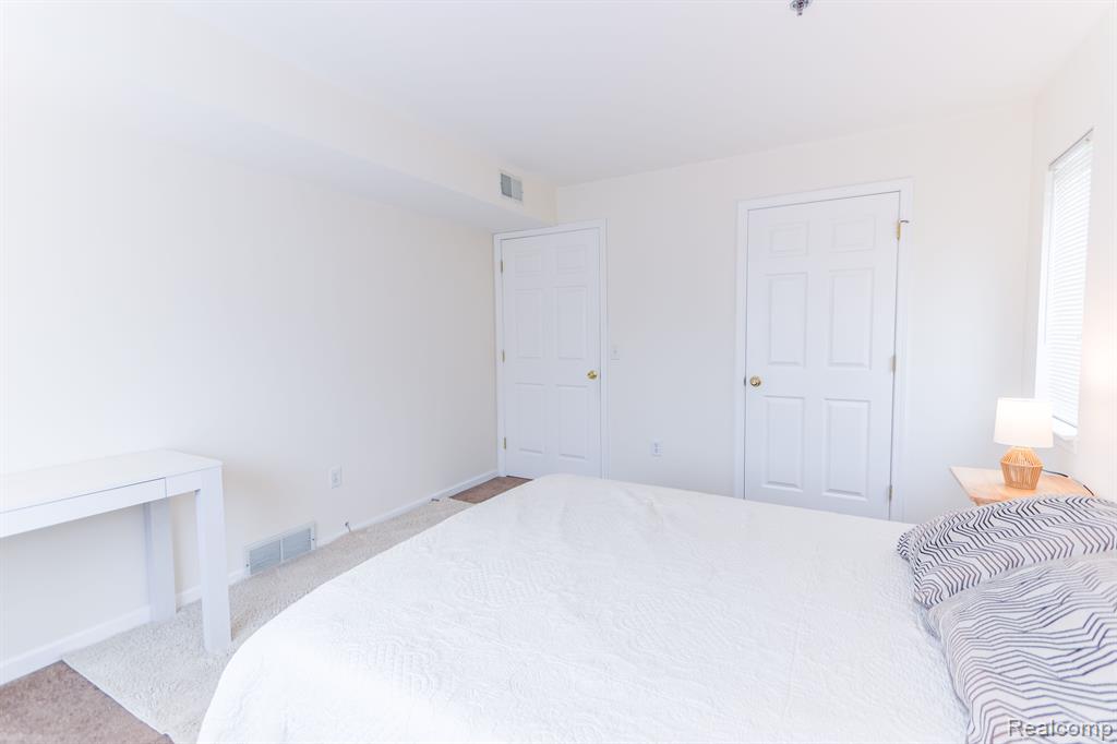 855 BRANDON Avenue, Pontiac, MI 48340 — Photo 16